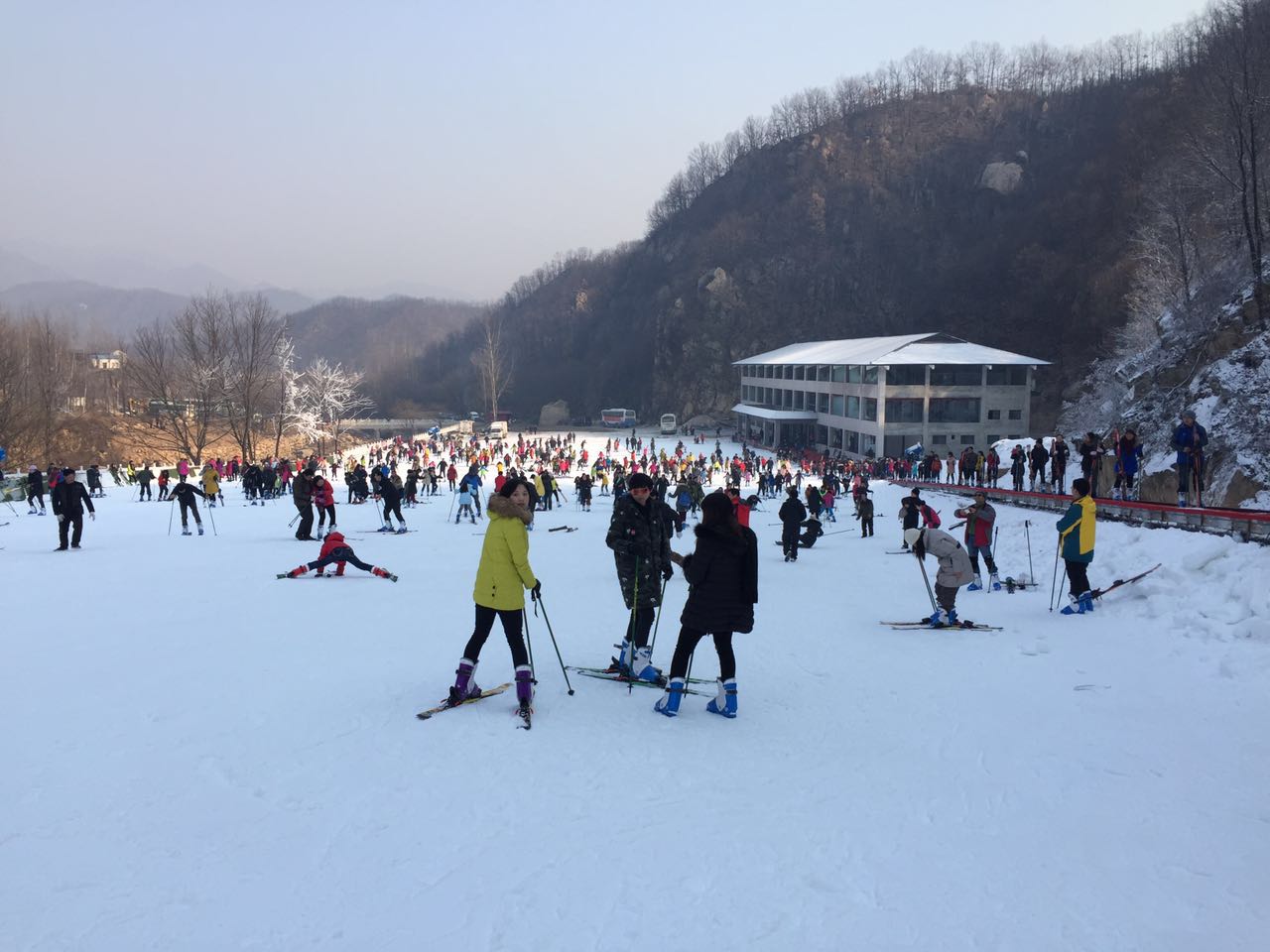 河南平頂山大峽谷滑雪場(chǎng)游樂(lè)場(chǎng)成功開幕，河北迪特加油助威